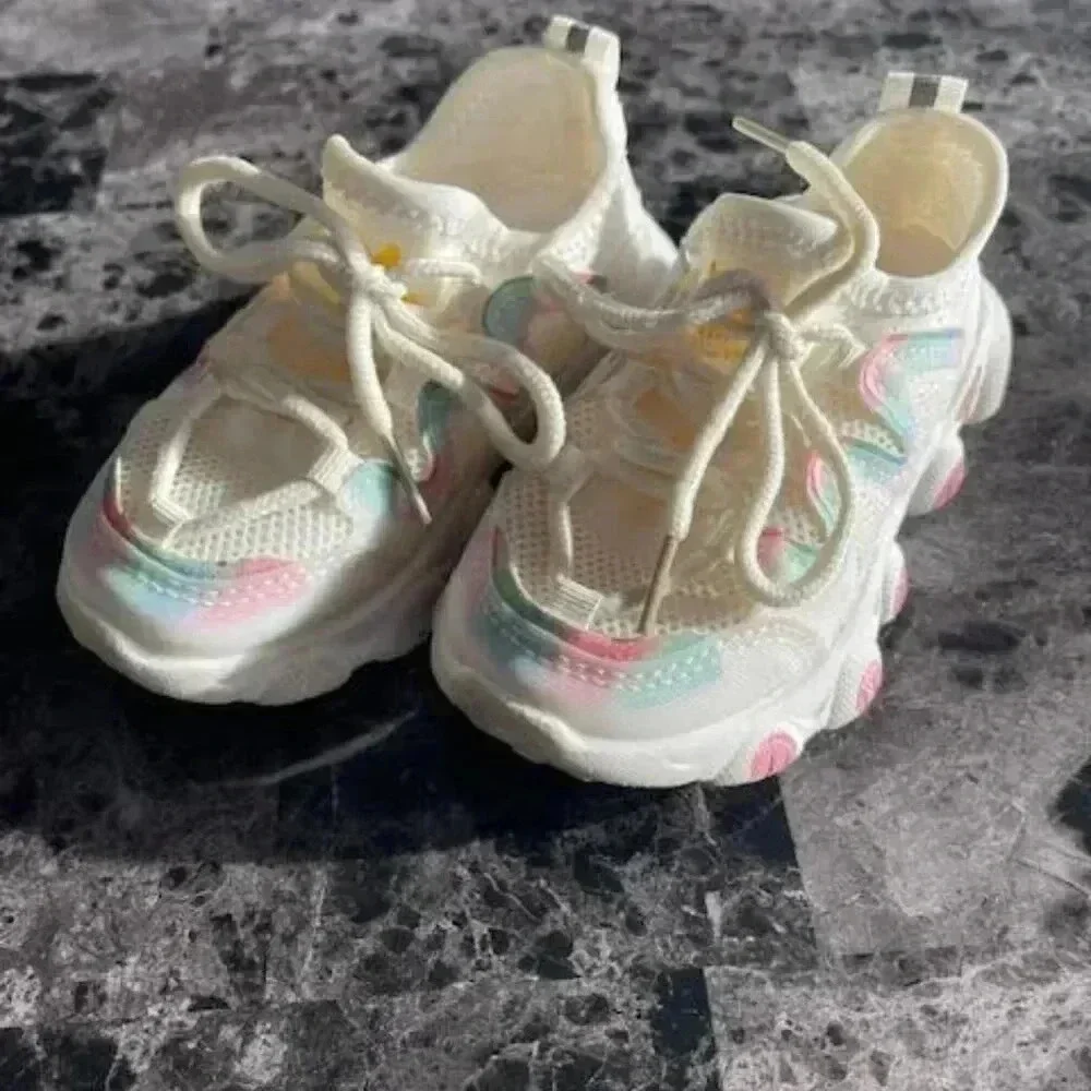 Toddler girls 2.5 to 3 years old Shoes Lace-Up Look Invisible Elastic Band White